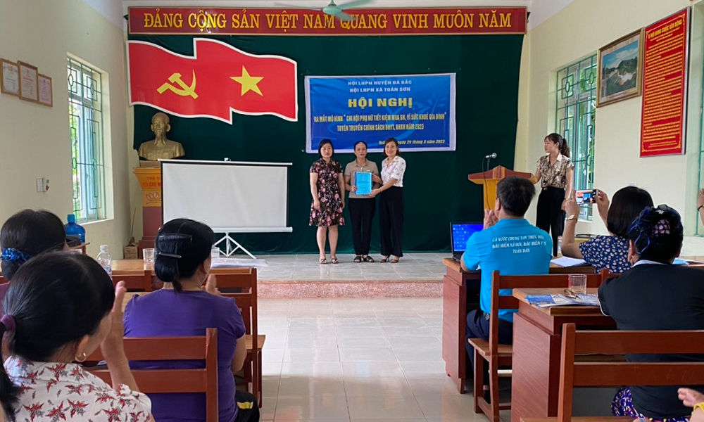 Huyện Đà Bắc (Hòa Bình): Ra mắt mô hình “Chi hội Phụ nữ thực hành tiết kiệm tham gia BHXH, BHYT”