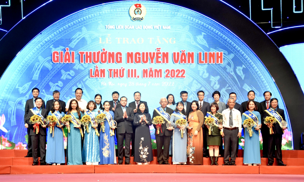Trao tặng Giải thưởng Nguyễn Văn Linh lần thứ III- năm 2022