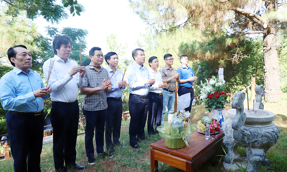 BHXH Việt Nam tưởng niệm, tri ân các Anh hùng, liệt sĩ