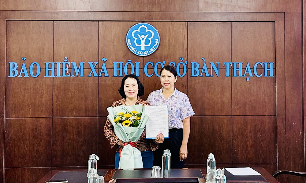 Đà Nẵng: Có BHXH cơ sở trao gần 40 quyết định hưởng chế độ hưu trí trong một tháng