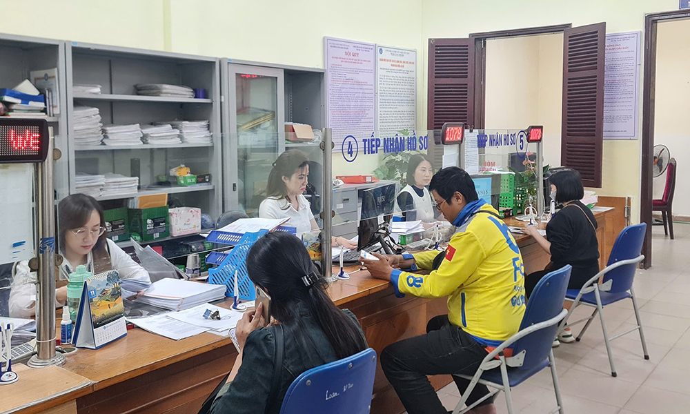 Phối hợp đồng bộ dữ liệu với ngành y tế, đảm bảo liên thông, hỗ trợ nghiệp vụ BHYT