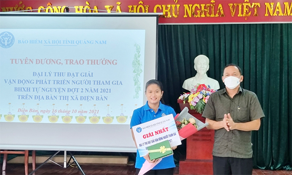 Một nhân viên đại lý thu ở Quảng Nam vận động được 141 người tham gia BHXH tự nguyện