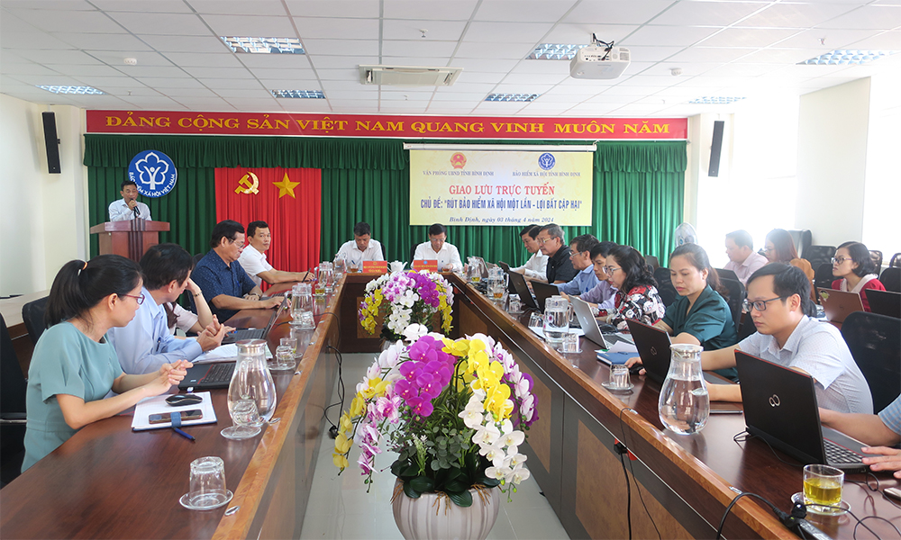 BHXH tỉnh Bình Định: Tham  gia giao lưu trực tuyến với chủ đề “Rút BHXH một lần- Lợi bất cập hại”