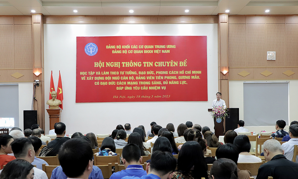 Vận dụng tư tưởng Hồ Chí Minh trong xây dựng và phát triển ngành BHXH Việt Nam