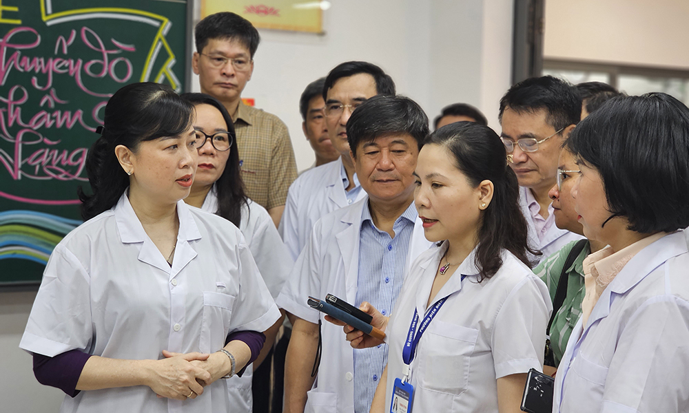 Bộ Y tế kiểm tra chiến dịch bổ sung vitamin A cho trẻ em trên địa bàn Hà Nội