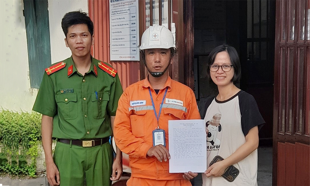 Nguyễn Đức Hùng- Anh công nhân Điện lực trung thực “nhặt được của rơi, tìm người đánh mất”