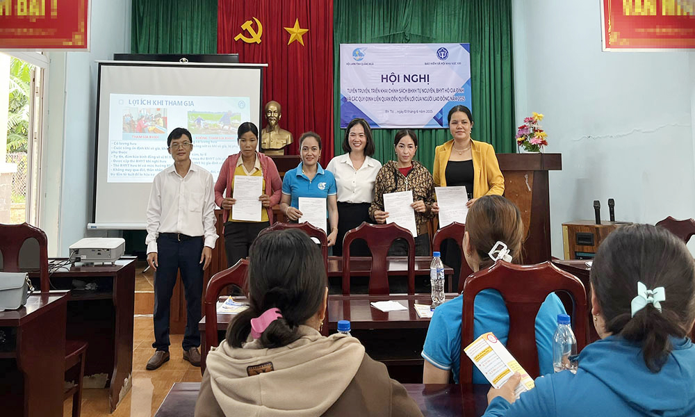 BHXH huyện Ba Tơ (Quảng Ngãi): Đổi mới từ gốc, tận tụy từ tâm, vững bước trong hành trình lan tỏa an sinh