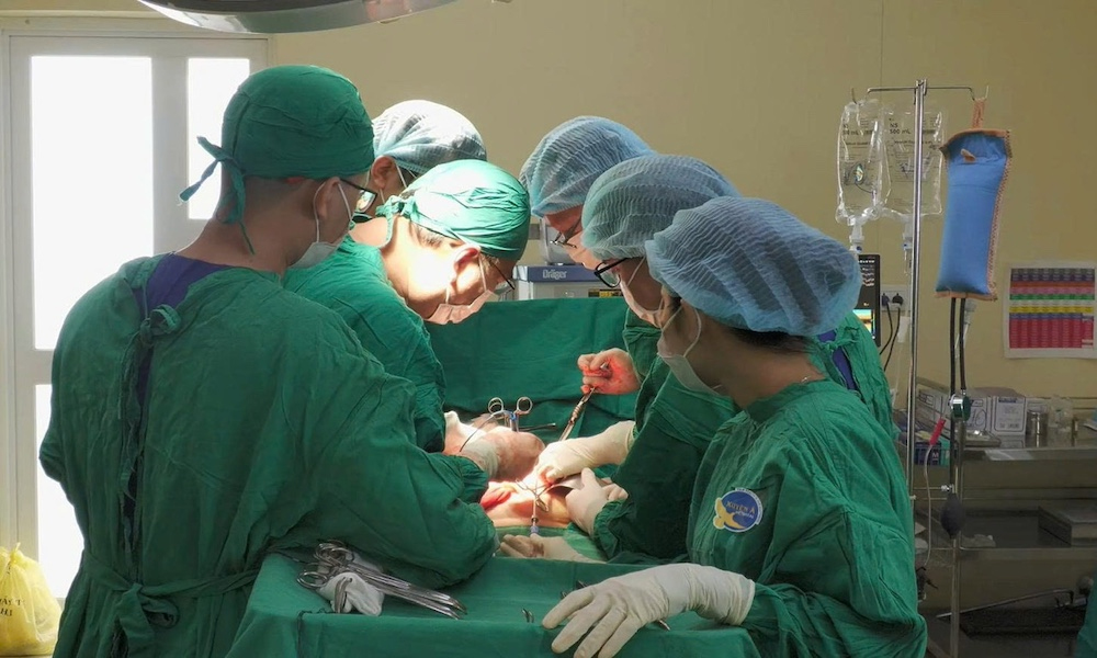 Bóc tách thành công 3 khối bướu Sarcoma mỡ nặng 1,5kg