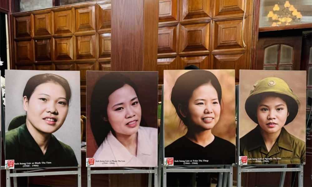 Phục dựng ảnh màu về 10 nữ anh hùng liệt sĩ dân quân Lam Hạ