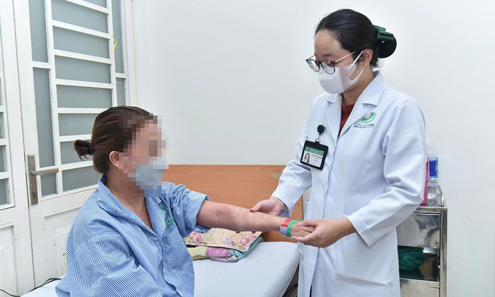 Nguy kịch sau khi dùng thuốc giảm
mỡ bụng, collagen không rõ nguồn gốc