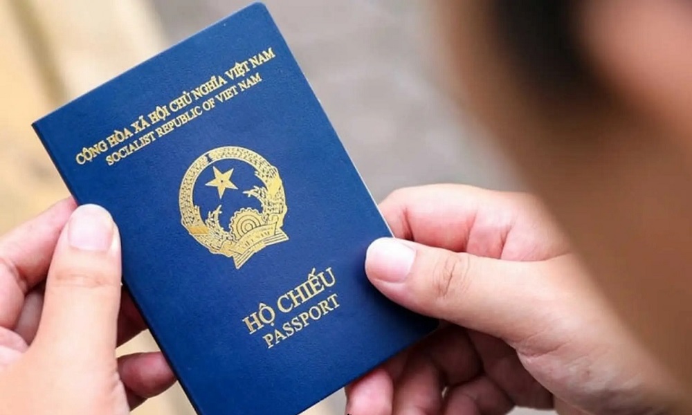 Từ ngày 1/7/2025, công dân nước ngoài được “nới lỏng” điều kiện nhập quốc tịch Việt Nam
