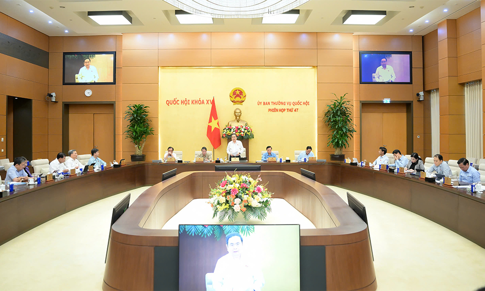 Tiền lương cán bộ làm việc trong hệ thống BHXH áp dụng bằng tiền lương công chức
