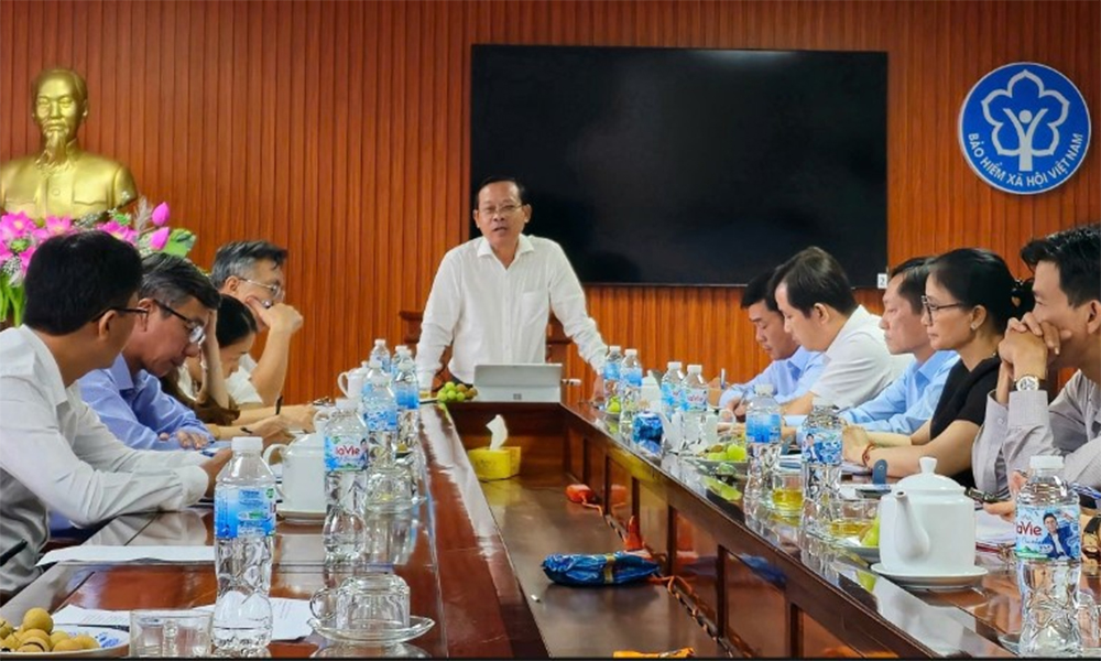 Quyết tâm không để gián đoạn công tác phục vụ người dân