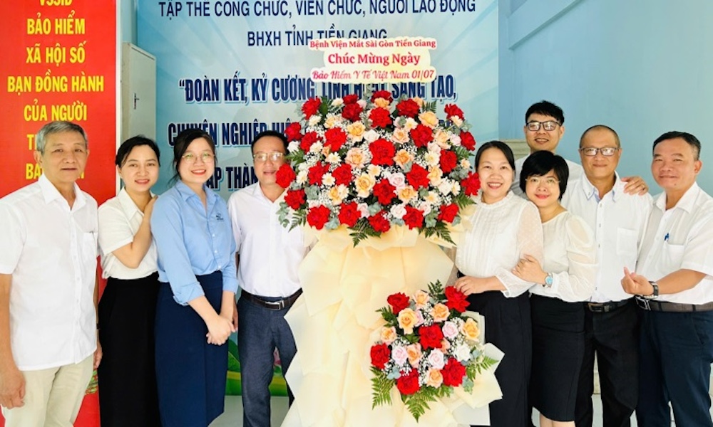 Bệnh viện đồng hành thực hiện chính sách BHYT