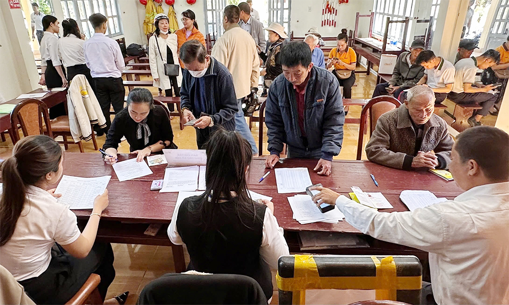 UBND tỉnh Lâm Đồng chỉ đạo đẩy mạnh chi trả lương hưu không dùng tiền mặt