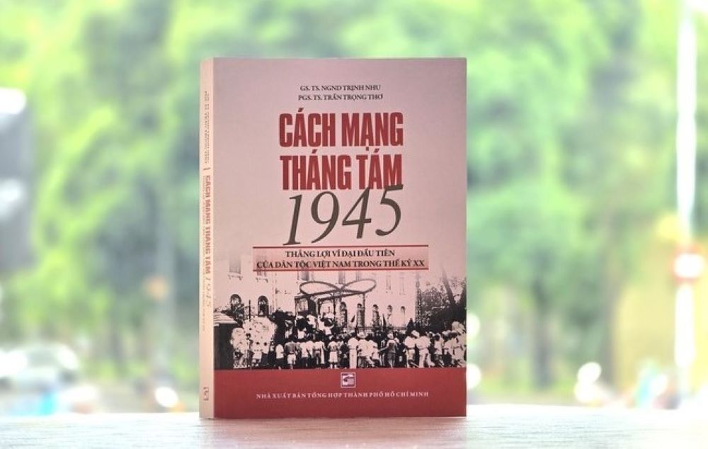 Giới thiệu 2 cuốn sách ý nghĩa dịp 80 năm Quốc khánh