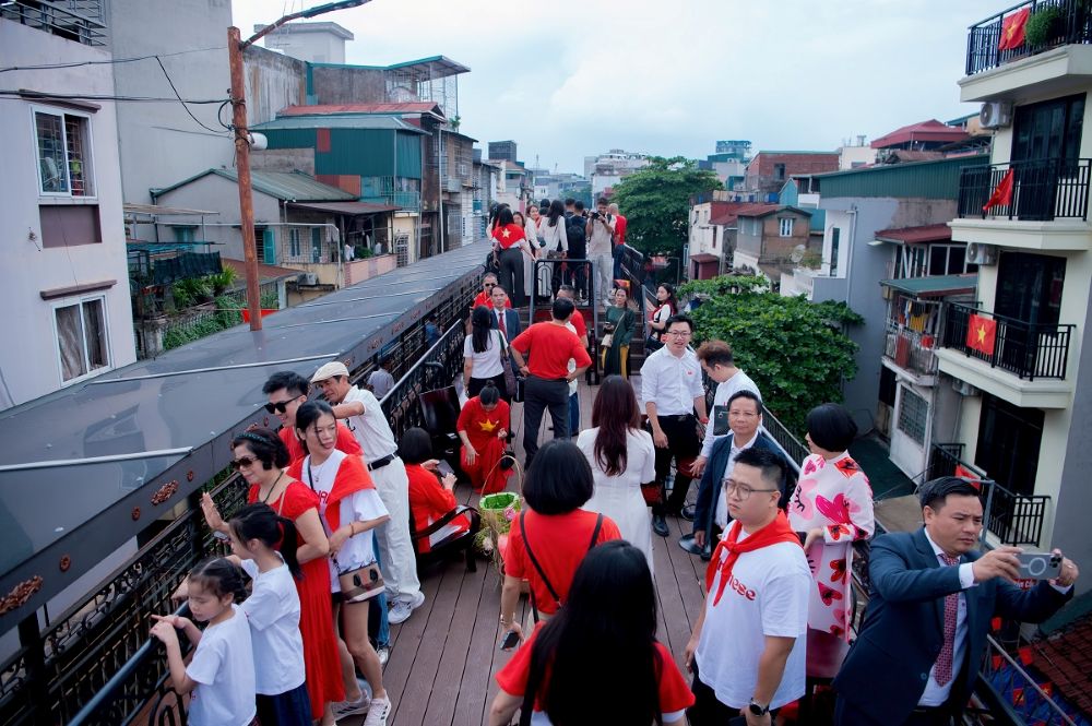 Vận hành tàu du lịch văn hóa “Hà Nội 5 Cửa Ô - The Hanoi Train”