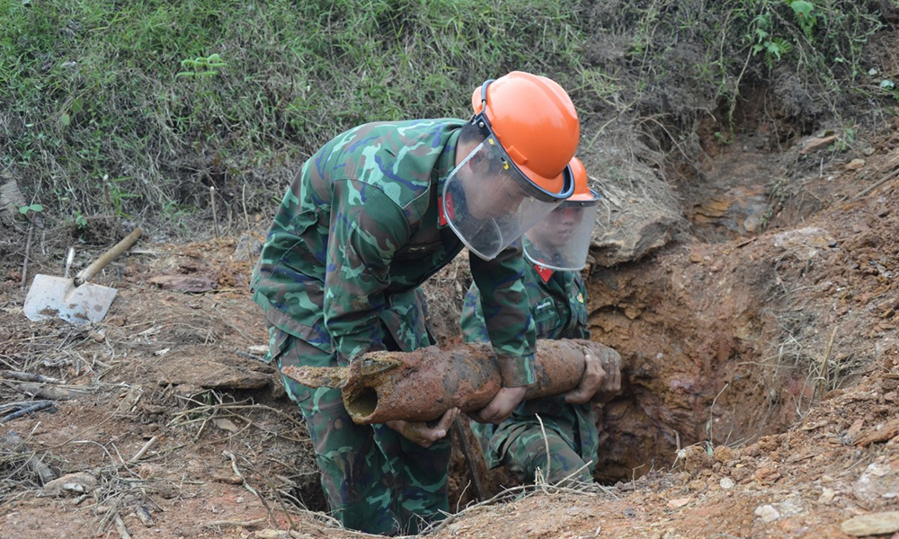 Tăng chế độ bồi dưỡng người trực tiếp khảo sát, rà phá bom, mìn, vật nổ sau chiến tranh