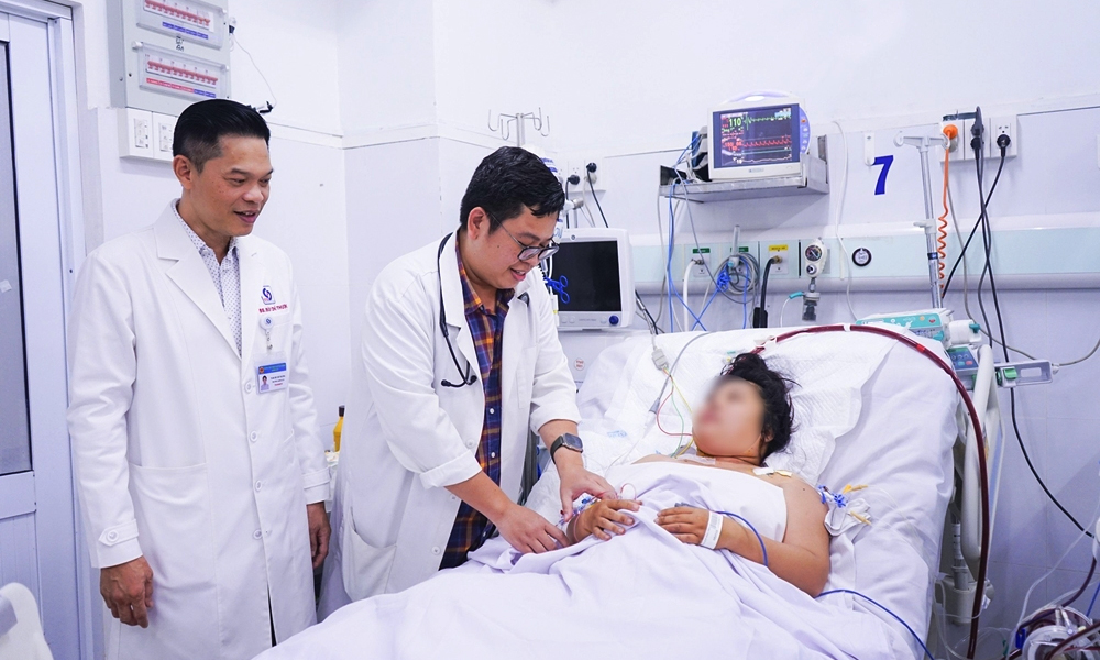 Bác sĩ của 3 bệnh viện hợp lực cứu sống một sản phụ tổn thương đa cơ quan